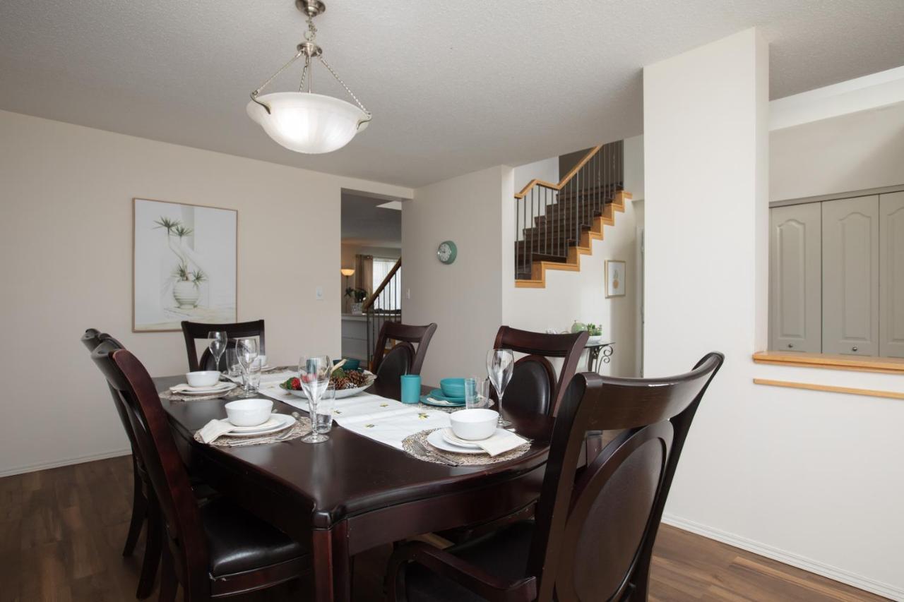 Elegant 6 Bedroom House Near U Of Manitoba Виннипег Экстерьер фото