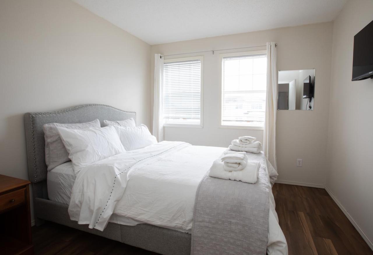 Elegant 6 Bedroom House Near U Of Manitoba Виннипег Экстерьер фото