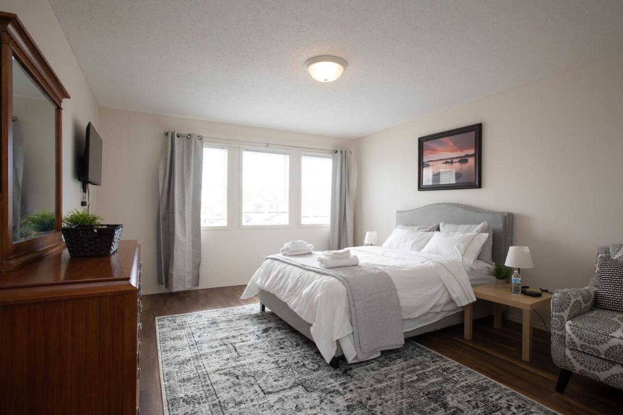 Elegant 6 Bedroom House Near U Of Manitoba Виннипег Экстерьер фото
